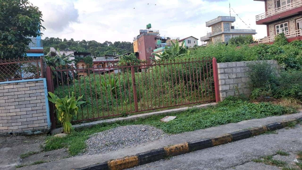 Land on sale Lakeside